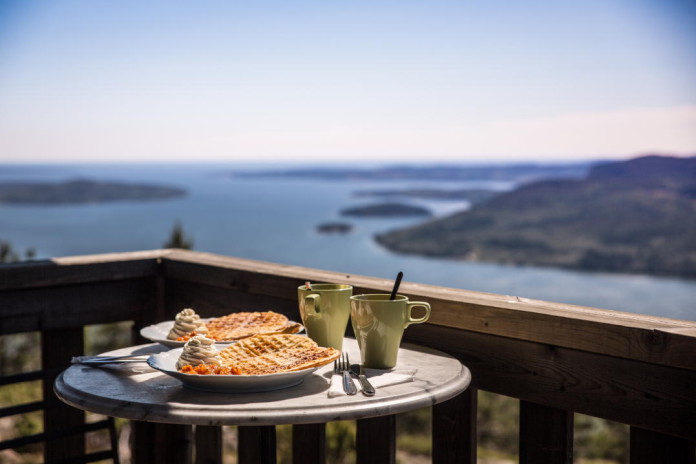 The Swedish High Coast: Summit restaurant on Skule moutain 