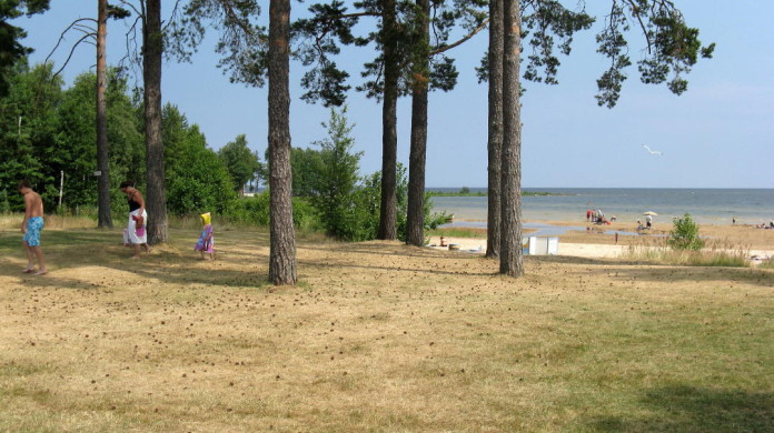 Lake Vänern at the Vita Sannar campsite in Mellerud